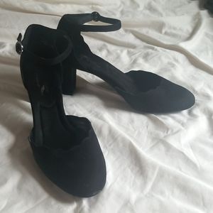 A2 Black Suede Pumps